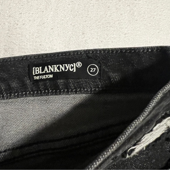 Blank NYC NWT roll up short Size 27 28 and 29 - Picture 5 of 10